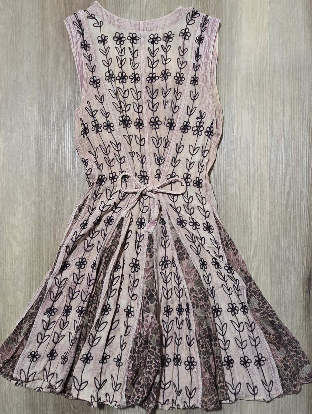 Vintage Pink Floral & Black Embroidered Midi Dress - Picture 2 of 7